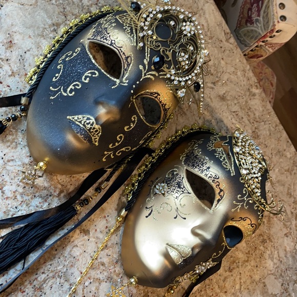 Mask - Hallowe’en or Masquerade - Picture 5 of 7